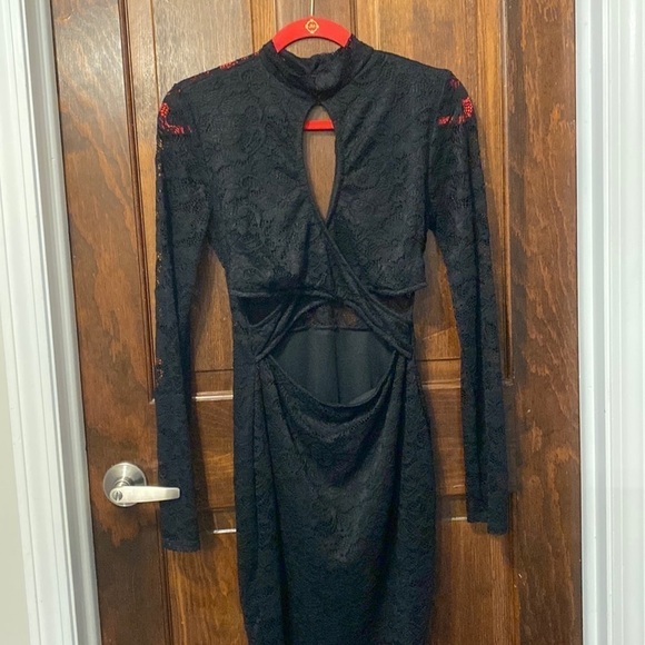 Windsor Formal Cutout Midriff Lace Dress - Picture 2 of 6